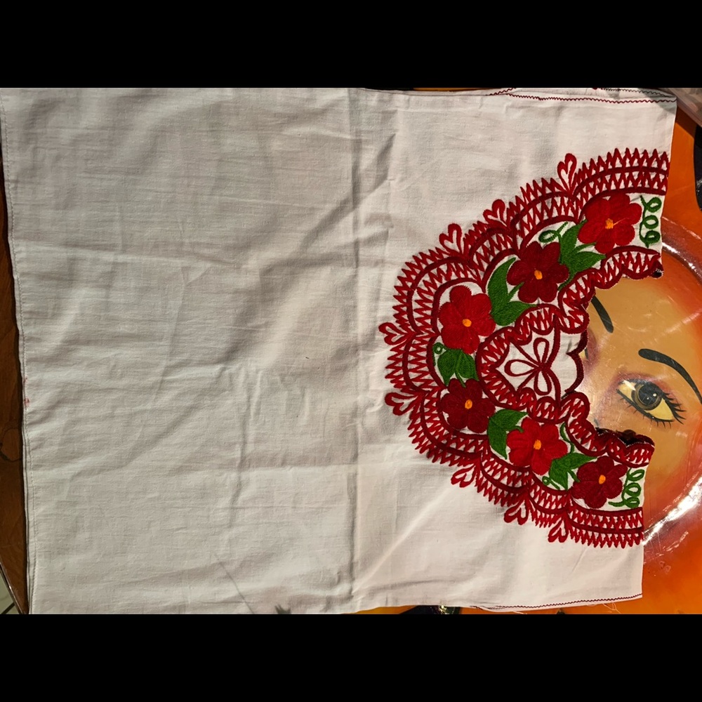 Mexican embroidery blouse - Picture 5 of 7